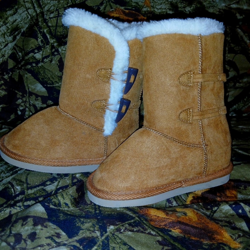 Fur boots